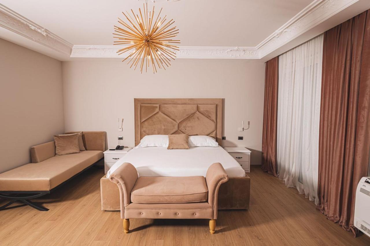Hotel Grand Mirage Vlorë Esterno foto