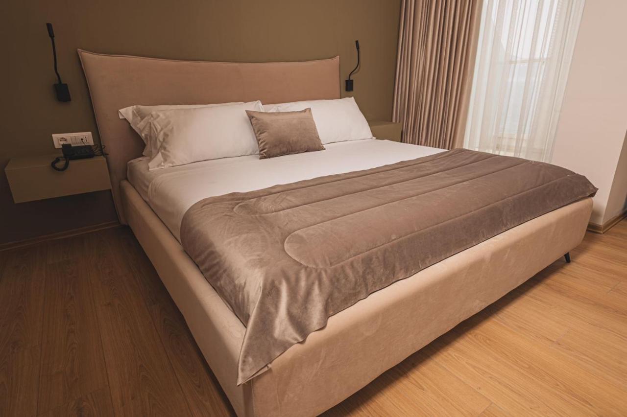Hotel Grand Mirage Vlorë Esterno foto