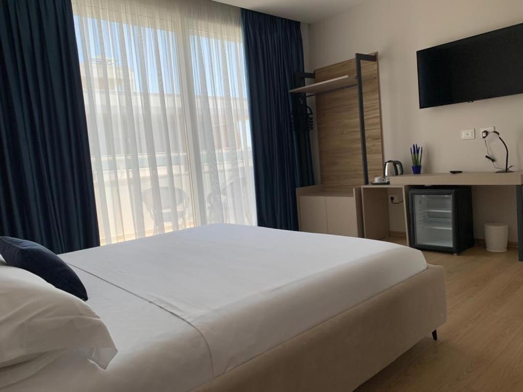 Hotel Grand Mirage Vlorë Esterno foto